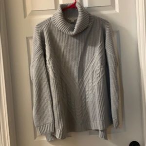 Turtleneck hi-low sweater